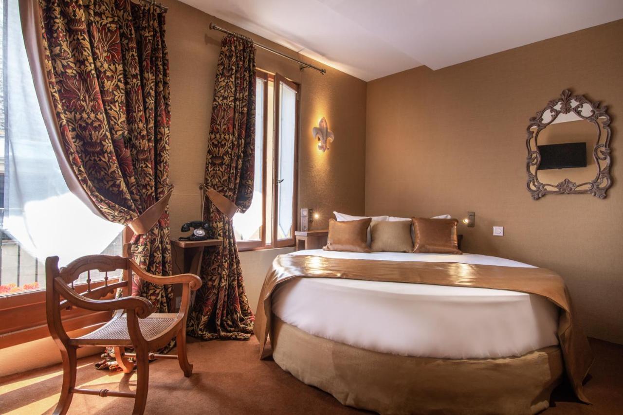 Double Room with Round Bed,732853828:JPEG